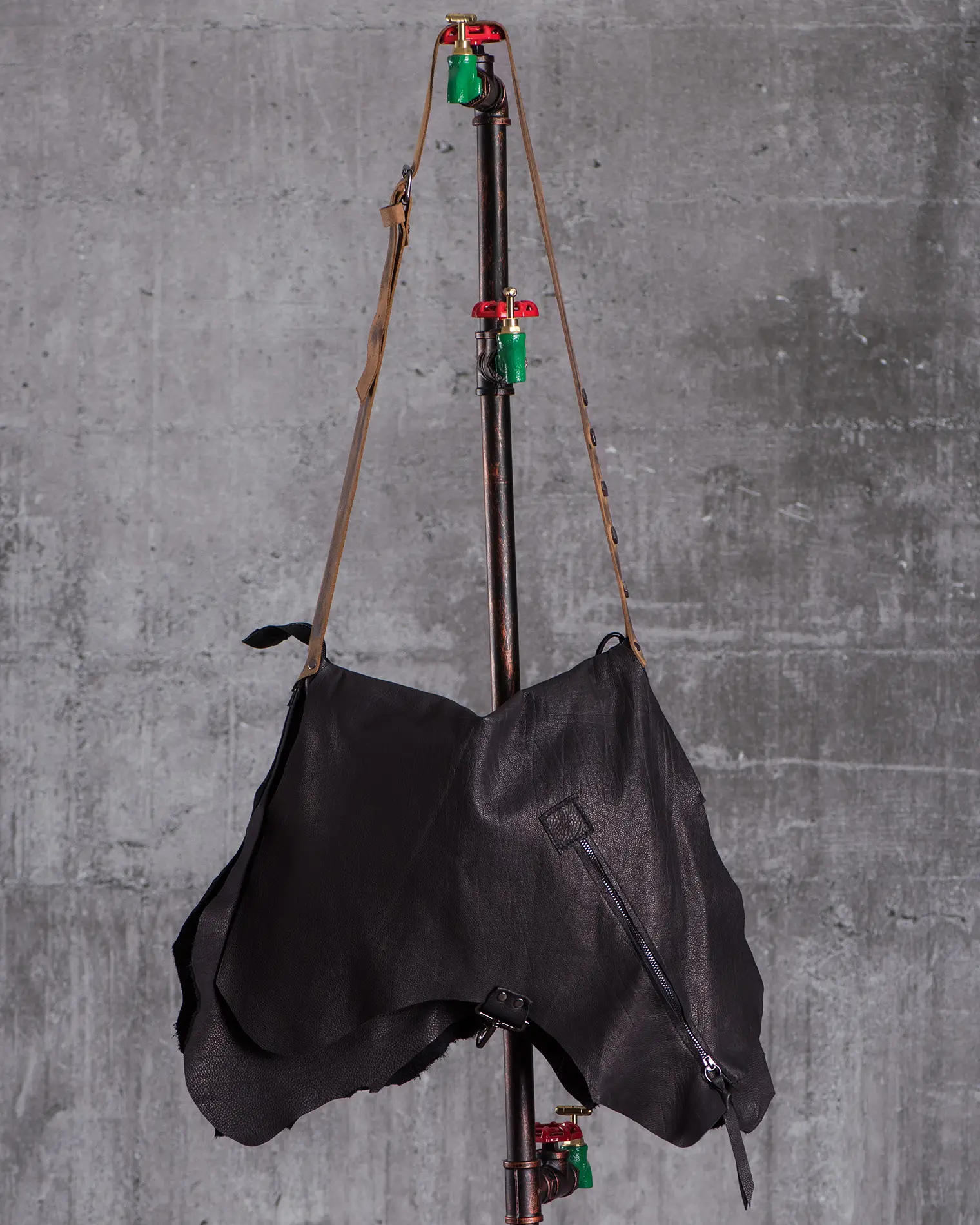 Mod Leather Crossbody Bag, Black Color