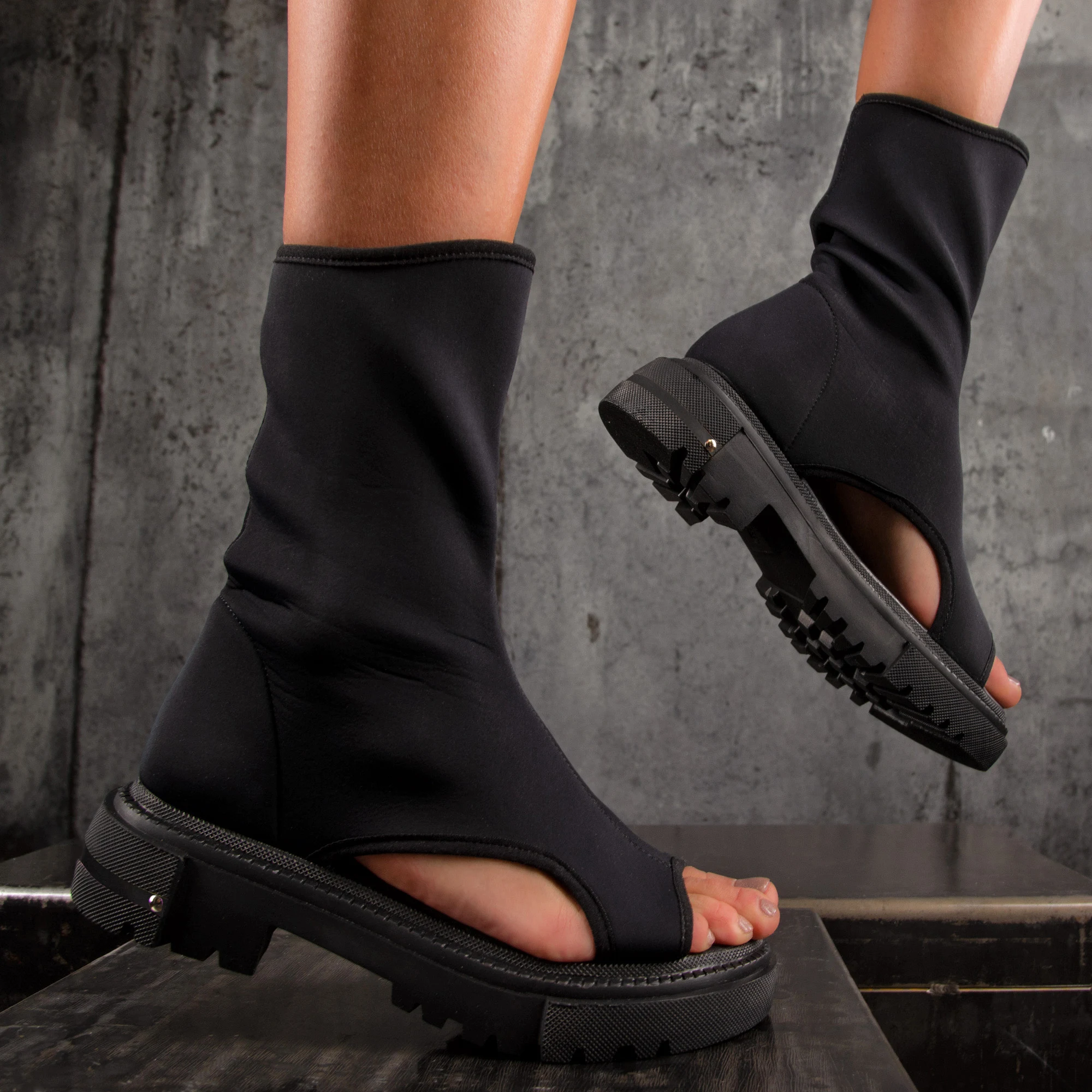 Smokey Open Boots, Black Color