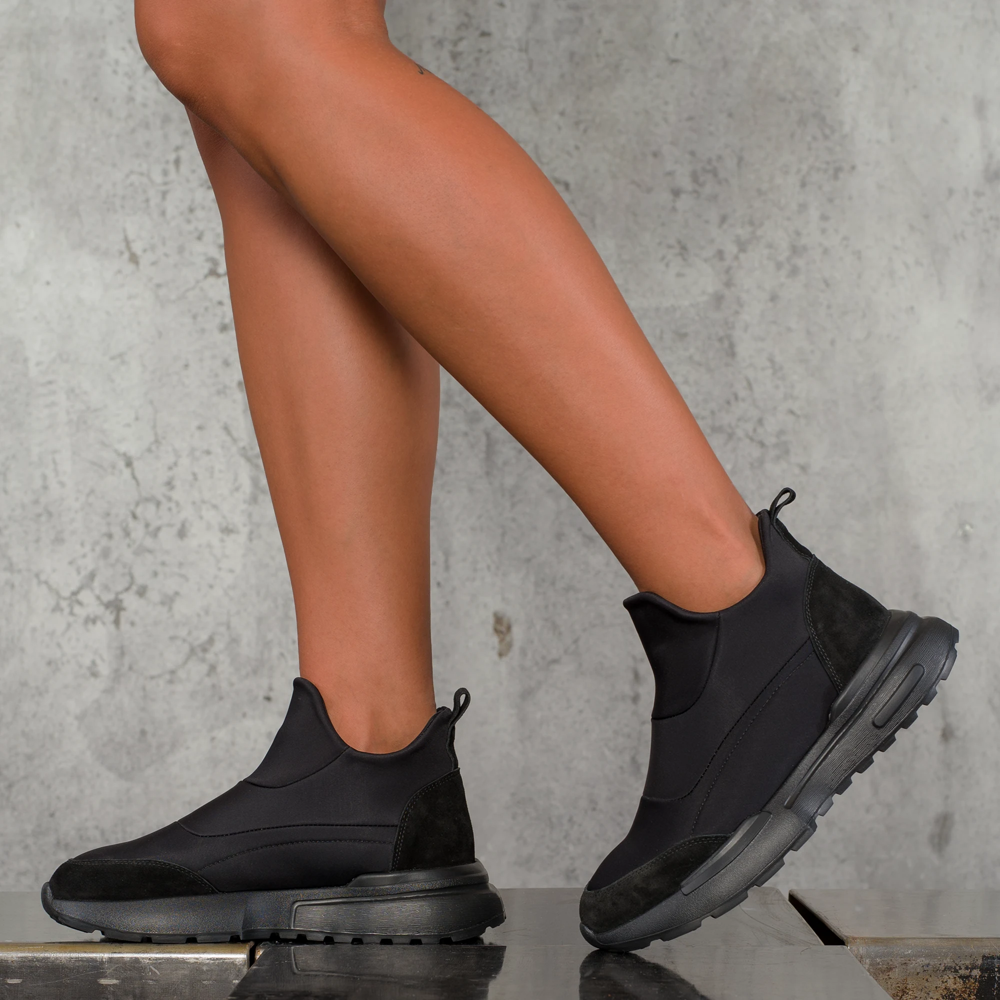 Боти Form 11, Черен Цвят