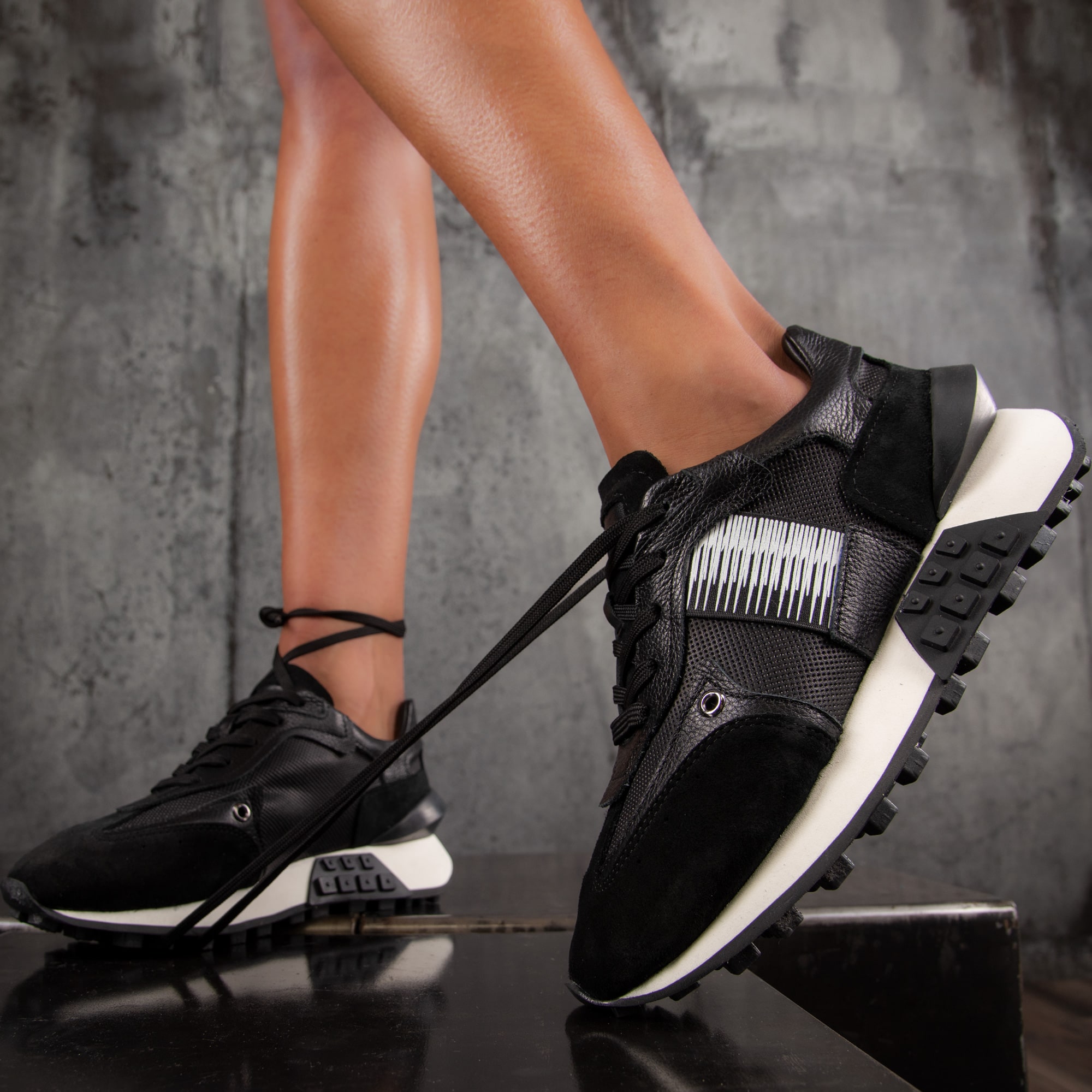 Mona Sneakers, Black Color
