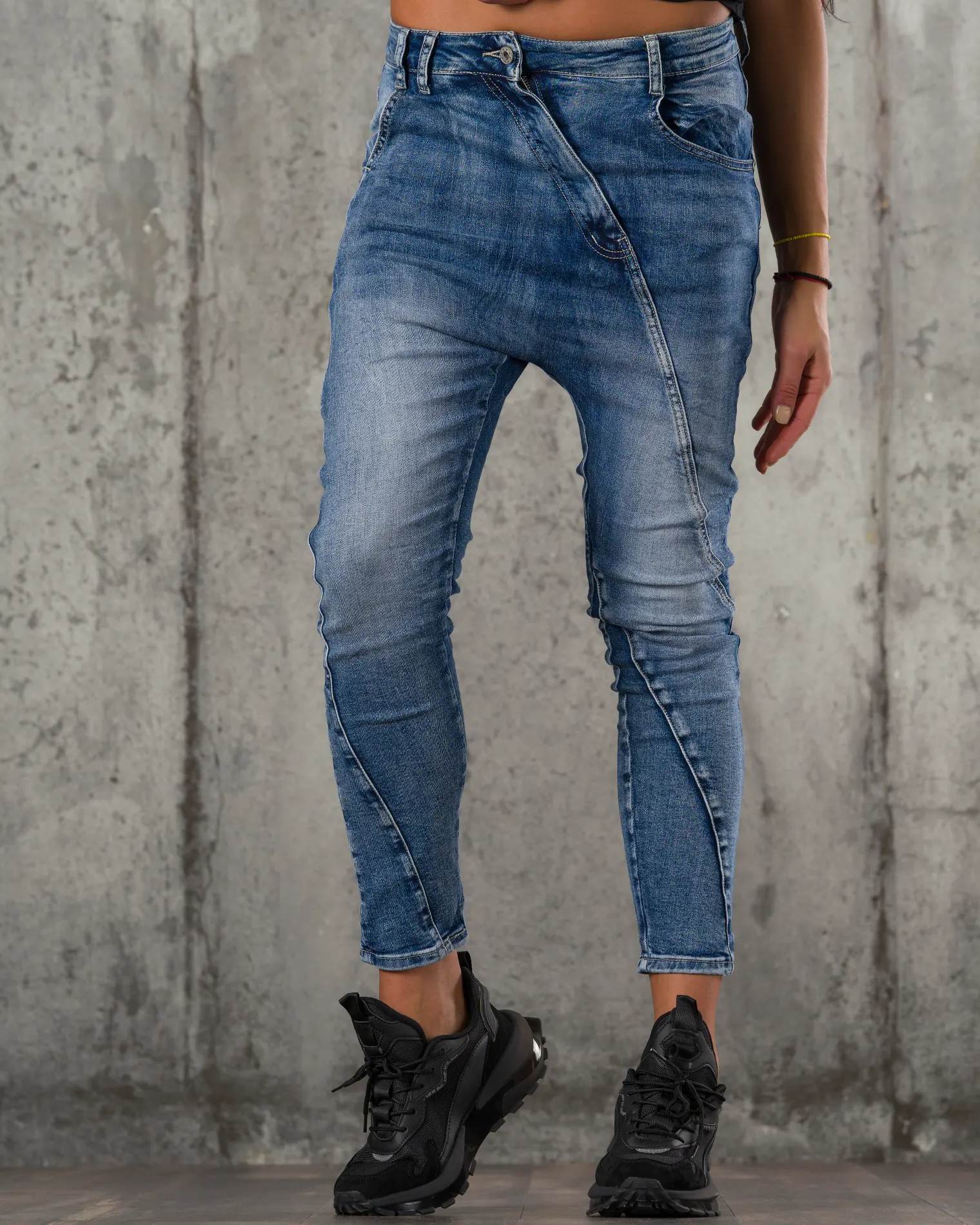 Becky Jeans, Blue Color