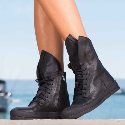 Invidia High top sneakers, Black Color