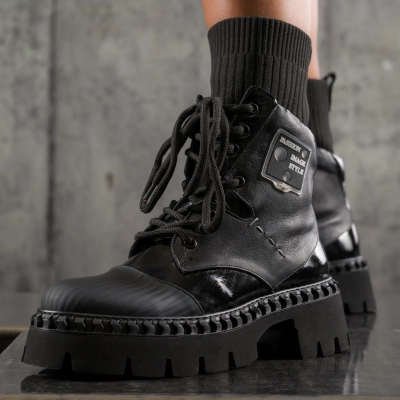 Over The Limit Boots, Black Color