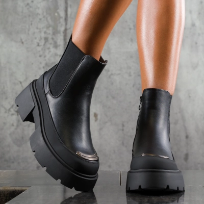 Take A Chance Boots, Black Color