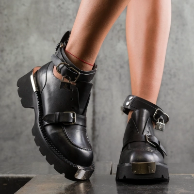 I Wanna Thank Me Shoes, Black Color