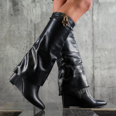 Nice Things Boots, Black Color