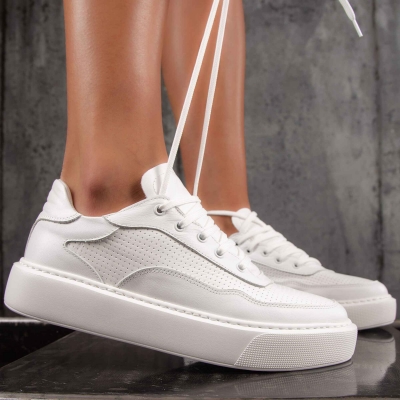 Metropolitan Leather Sneakers, White Color