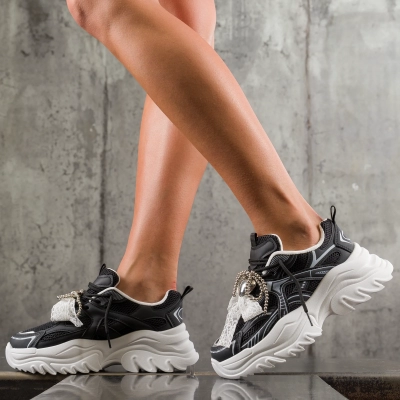Heart Chain Sneakers, Black Color