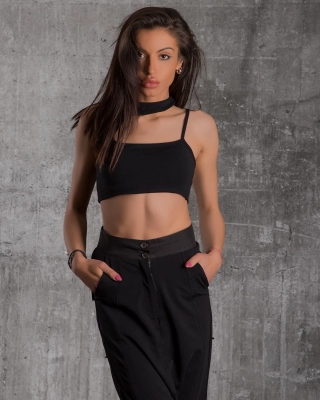 Essence Asymmetric Top, Black Color