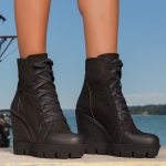 Envy Platform wedge ankle boots, Black Color