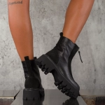 Боти Enigma, Черен Цвят