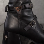 Боти Élara, Черен Цвят